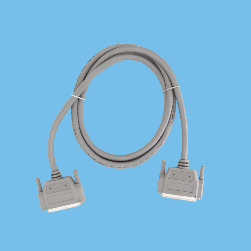 HDDB62PIN 公头 - 公头 360 度 EMI 保护